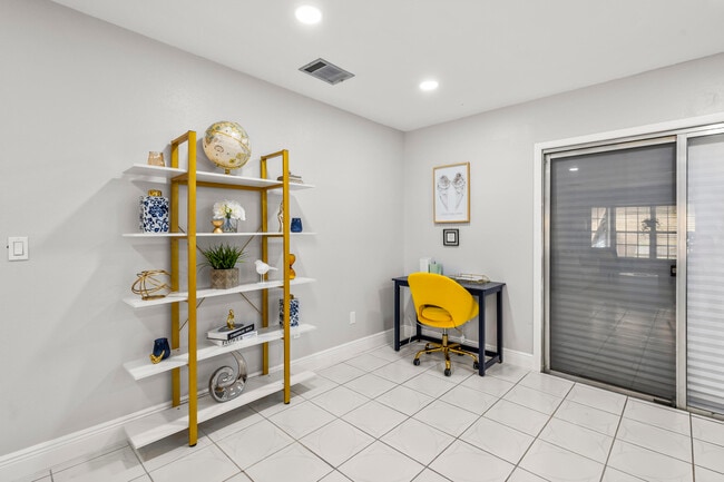 Photo - 750 24th St SW