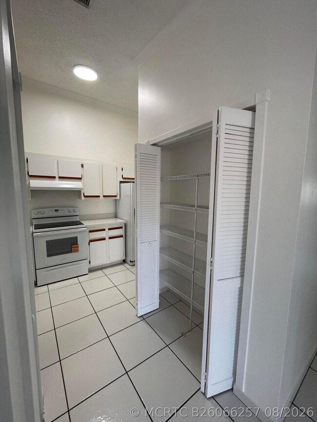 18340 Mediterranean Blvd Unit 2806