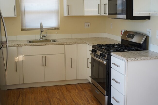 Photo - Spacious 3 bedroom, 1 bathroom renovated home