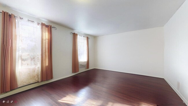 Building Photo - 1280 Hoe Ave Rental