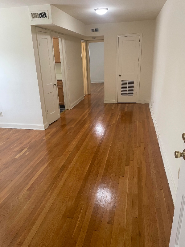 Building Photo - 1530 N Longfellow St Unit 5 Rental