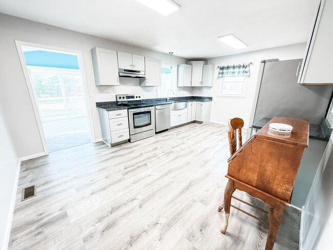 Photo - 208 Green Acres Dr