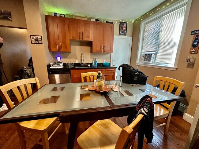 Photo - 10 Glenville Ave