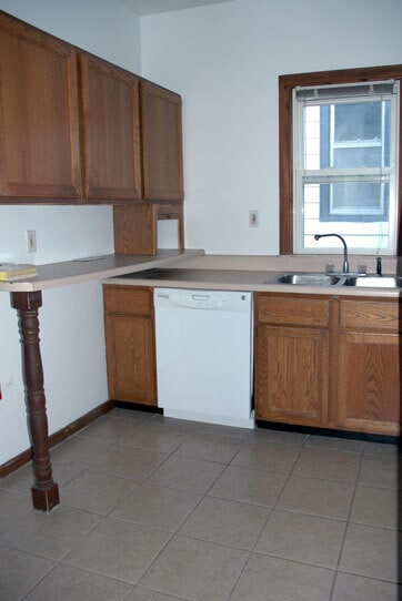 Photo - 1115 E Burlington St Unit 1115