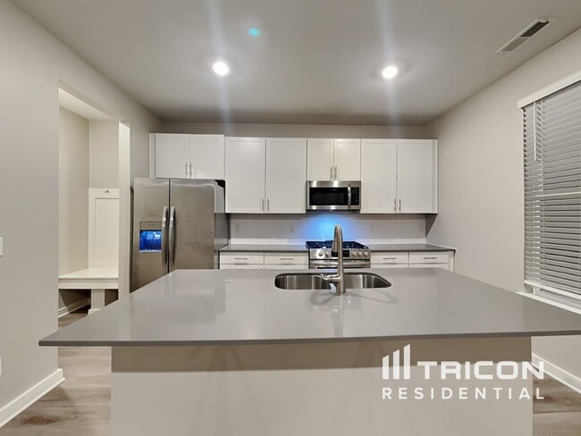 Photo - 427 Wind Dance Dr