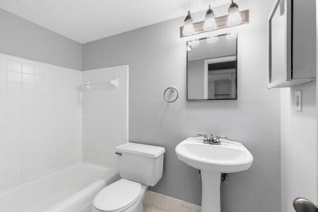 Photo - Glen Iris Arms