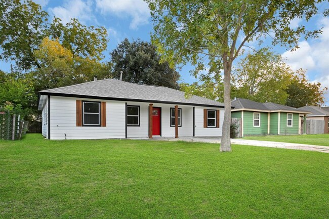 Photo - 3102 Friar Point Rd