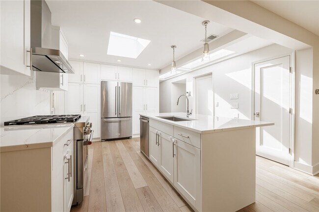 Photo - 1397 East Ave