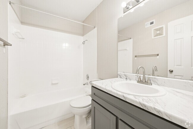 2 habitaciones, 2 baños - 1010 pies cuadrados - Baño