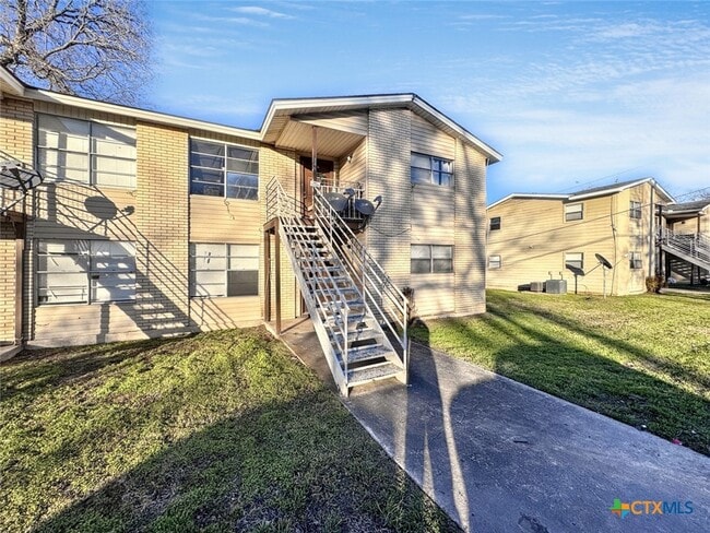 Building Photo - 742 Martindale Rd Rental