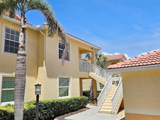Building Photo - 904 Casa Del Lago Way Unit 904