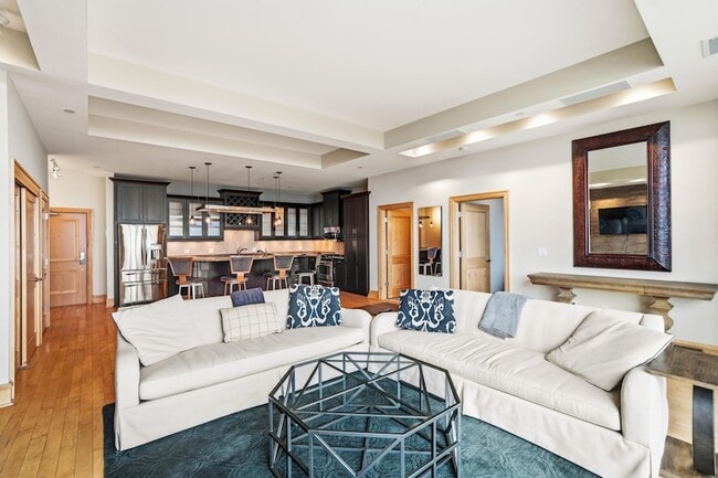 Photo - 1313 N Franklin Pl