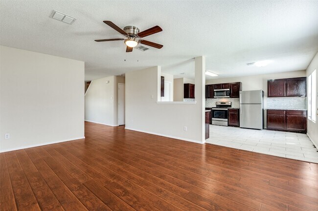 Photo - 2232 White Pine Dr