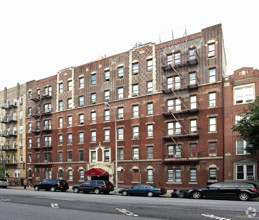 Photo - 1562 Ocean Ave Apartamentos