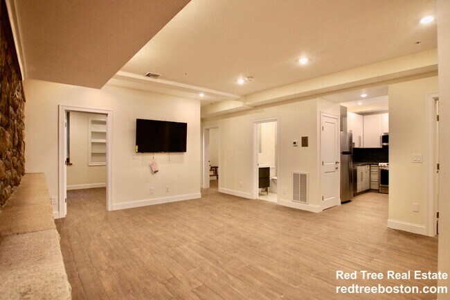 Photo - 1675 Beacon St Unit 1