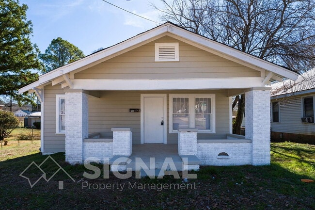 Building Photo - 235 Center St