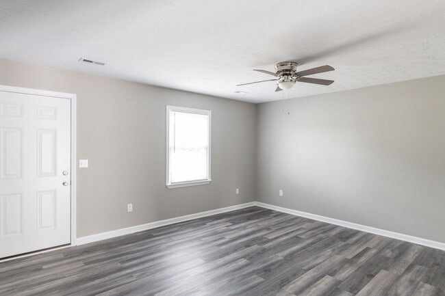 Photo - 202 S Keeneland Dr