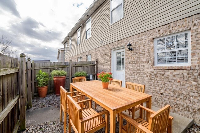 Photo - 125 Raleigh Dr