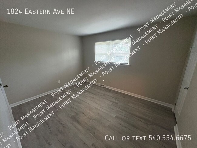 Photo - 1824 Eastern Ave NE