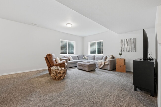 Photo - 8258 Sprague Way