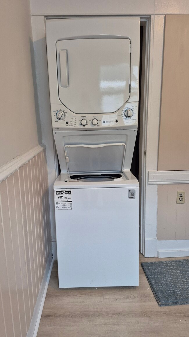 Building Photo - 6149 Pepperell St