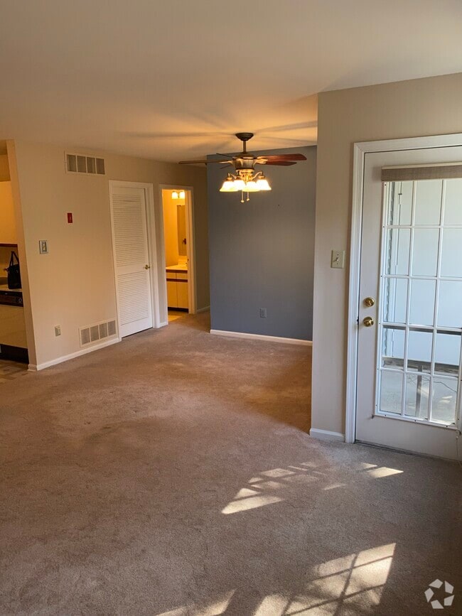Building Photo - 104 Diamond Dr Unit 104 Rental