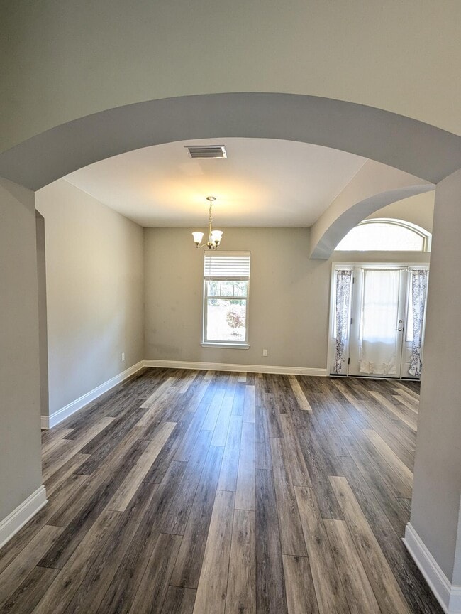 Photo - 3135 Hickory St