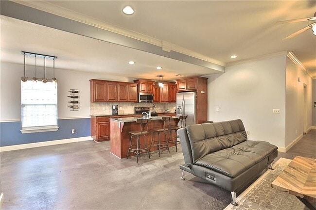 Photo - 1210 Medway Ln