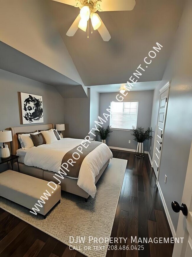 Photo - 1307 W Belknap Dr.