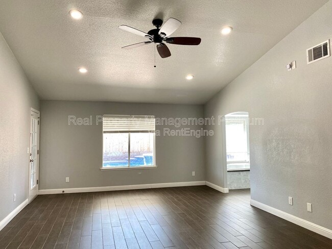 Photo - 6509 N Vista Ave