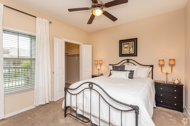 2BR, 2BA - 1040SF Bedroom