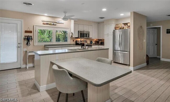 Building Photo - 1600 Mandarin Rd