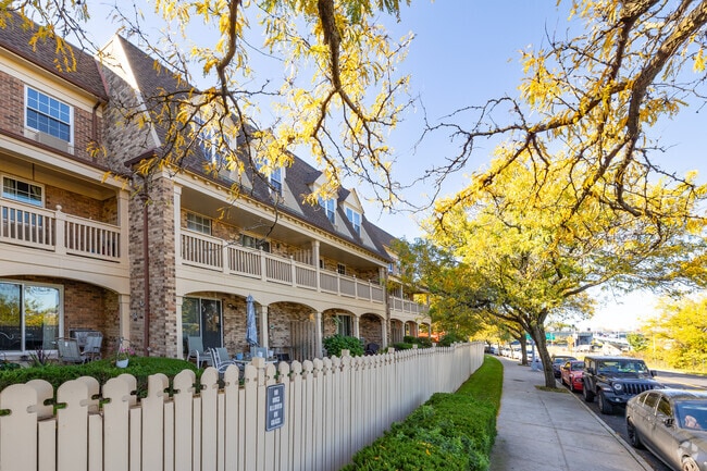 Photo - Baybridge Condominium