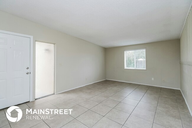 Photo - 9811 E 33rd St