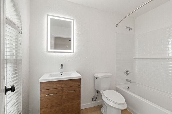 Photo - 1910 N Floyd Rd Unidad 1912