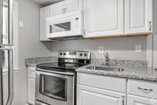 Building Photo - 2 Bed and Den Rental