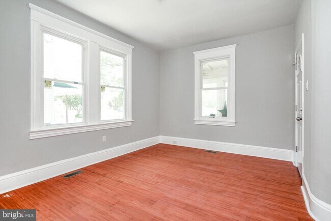 Photo - 505 Delaware Ave