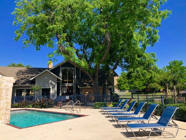 Photo - Spicewood Springs Apartment Homes