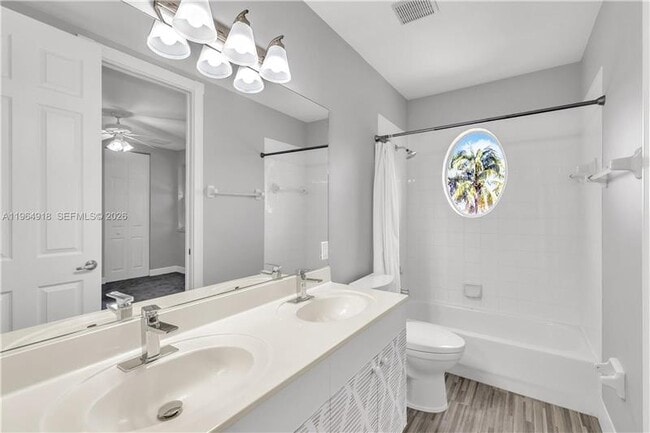 Photo - 558 NW 118th Ave