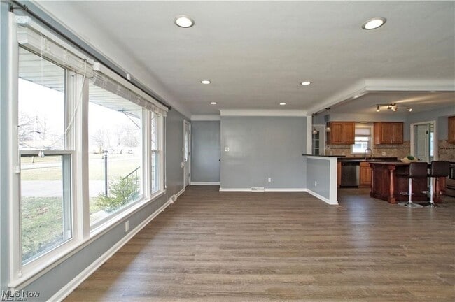 Photo - 1071 Cranbrook Dr