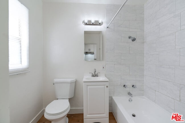 Photo - 1624 S St Andrews Pl Unidad 1626