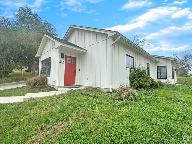 Building Photo - 317 8th St Rental