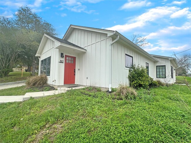 Photo - 317 8th St Casa
