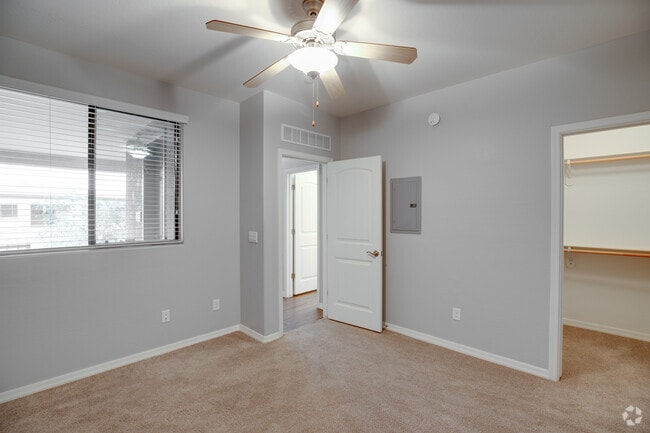 2HAB, 2BA - 1,130 ft² - Santana Ridge Luxury Condominiums