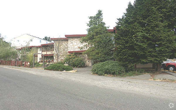 Eden Roc Apartments #2