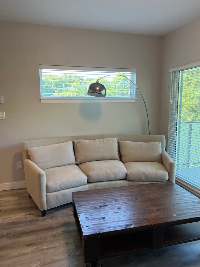 Photo - 20 Barsby Av Unit 516