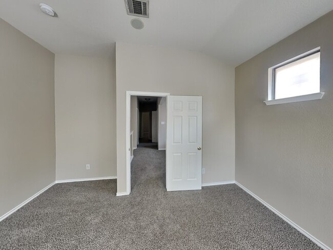 Photo - 1250 Nicholas Manor