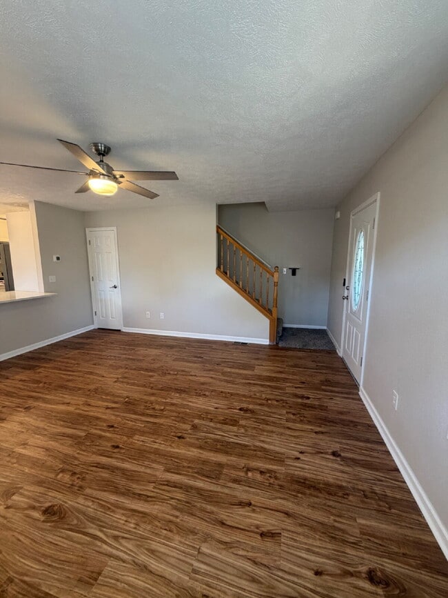 Photo - "Charming 4-Bedroom Home with 2.5 Baths on Knox Avenue – A Cozy Retreat in Hollister, MO!"
