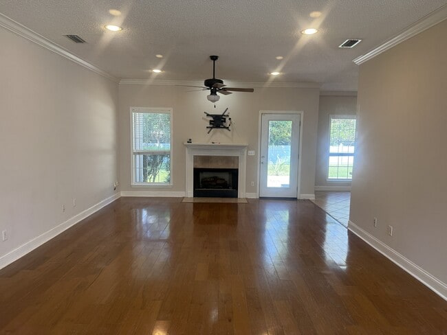 Photo - 141 Royal-