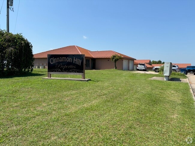 Building Photo - 1040 Cinnamon Dr Rental